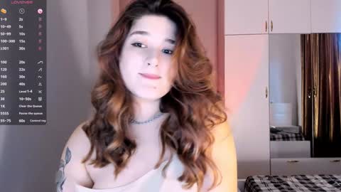 Snapshot of july_slowdive chatting on 3, 2, 2025 Julie online show from 3, 2, 2025