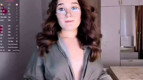 Snapshot of july_slowdive chatting on 27, 2, 2025 Julie online show from 27, 2, 2025