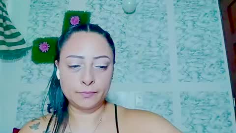 Snapshot of julybravo chatting on 5, 7, 2026 juliana online show from 5, 7, 2026
