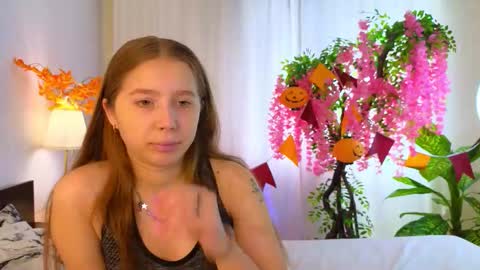 Snapshot of junebarton chatting on 17, 10, 2025 Kate online show from 17, 10, 2025