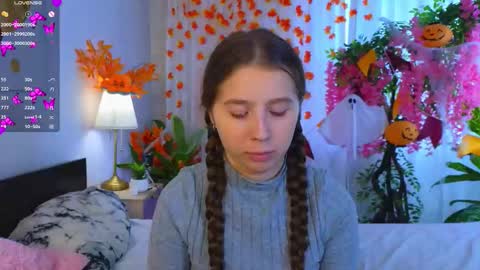 Snapshot of junebarton chatting on 20, 10, 2025 Kate online show from 20, 10, 2025
