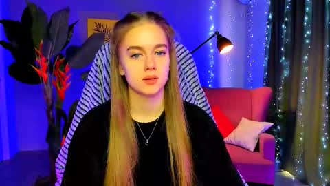 Snapshot of junewoods chatting on 5, 2, 2026 junewoods online show from 5, 2, 2026