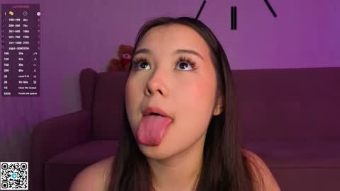 Snapshot of juniebogany chatting on 12, 11, 2025 Bella online show from 12, 11, 2025