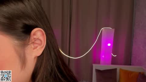 Snapshot of juniebogany chatting on 22, 11, 2025 Bella online show from 22, 11, 2025