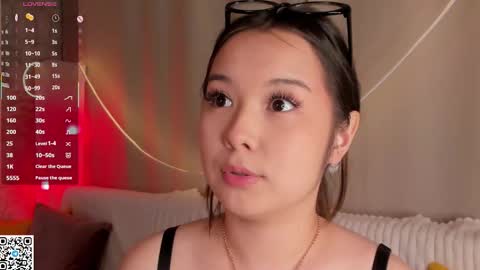 Snapshot of juniebogany chatting on 30, 11, 2025 Bella online show from 30, 11, 2025