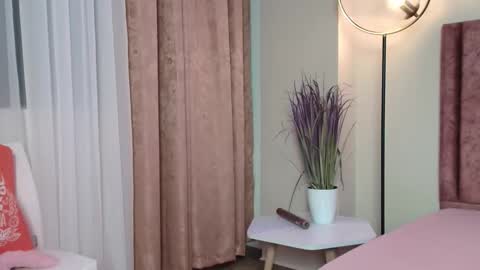 Snapshot of jupiterfoxxxx chatting on 12, 10, 2025 Jupiter Fox online show from 12, 10, 2025