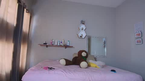 Snapshot of just_isa chatting on 29, 5, 2026 Isa y Luci online show from 29, 5, 2026