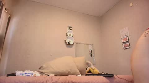 Snapshot of just_isa chatting on 1, 6, 2026 Isa y Luci online show from 1, 6, 2026