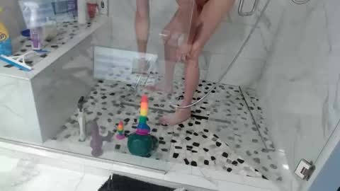 Snapshot of justaskforbiga chatting on 27, 10, 2025 Tohiptwoquit online show from 27, 10, 2025