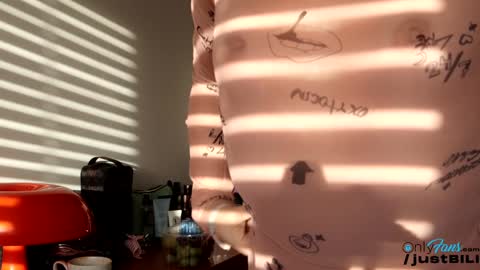 Snapshot of justbecauseiloveit chatting on 3, 2, 2025 Billie B William online show from 3, 2, 2025