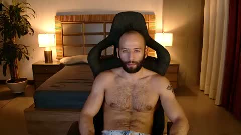 Snapshot of justin_hton chatting on 5, 7, 2026 Justin online show from 5, 7, 2026