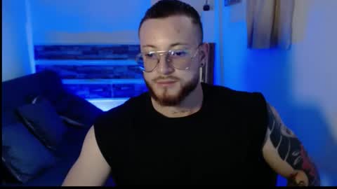 justin_mackenlly online show from 5, 3, 2026