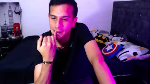 Snapshot of justin_melendez chatting on 8, 10, 2025 JUSTIN online show from 8, 10, 2025