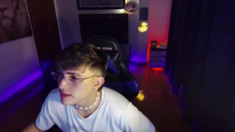 Snapshot of justin_trevor chatting on 21, 10, 2025 Justin trevor online show from 21, 10, 2025