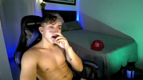 Snapshot of justin_trevor chatting on 29, 4, 2026 Justin trevor online show from 29, 4, 2026