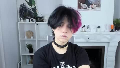 Snapshot of justin_twinkboy chatting on 22, 10, 2025 JUSTIN online show from 22, 10, 2025
