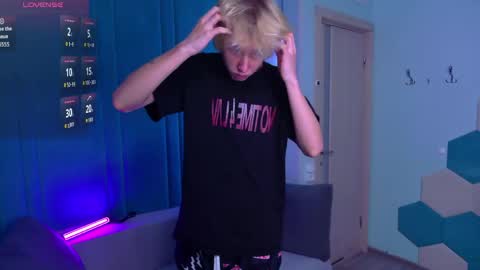 Snapshot of justinbyrd chatting on 20, 4, 2026 justTEEN online show from 20, 4, 2026
