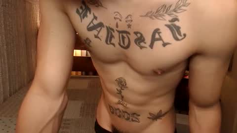 justine_hunk online show from 16, 4, 2026