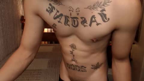 justine_hunk online show from 9, 6, 2026