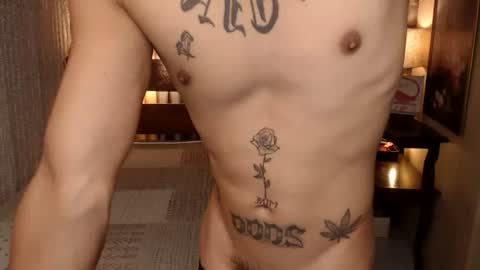 justine_hunk online show from 17, 6, 2026