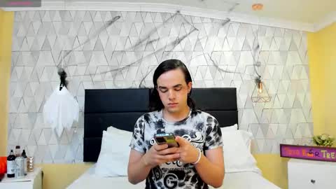 Justine online show from 5, 11, 2025