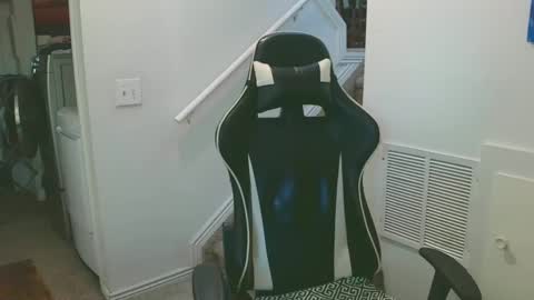 Snapshot of justintym69 chatting on 8, 10, 2025 justintym69 online show from 8, 10, 2025