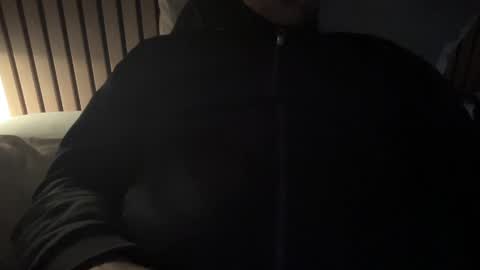 justmeandyou00 online show from 5, 2, 2025