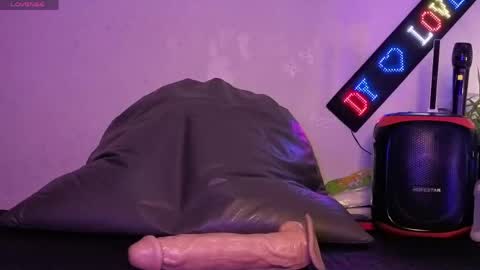 Snapshot of justmexxxyyy chatting on 17, 5, 2026 candyanddady online show from 17, 5, 2026