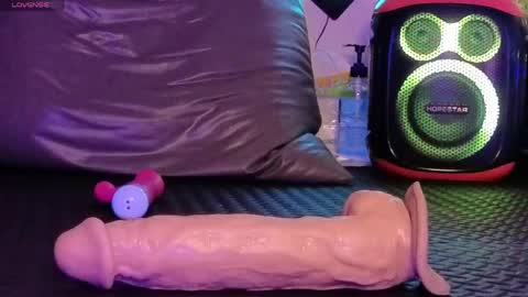Snapshot of justmexxxyyy chatting on 18, 5, 2026 candyanddady online show from 18, 5, 2026