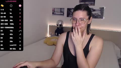 Julie online show from 6, 3, 2025