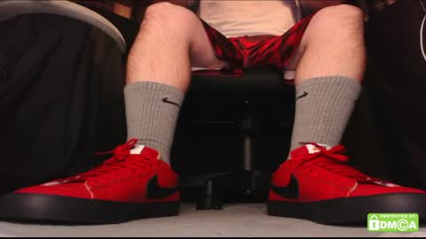 Snapshot of justshutupandwatch chatting on 5, 4, 2026 M. Dean online show from 5, 4, 2026