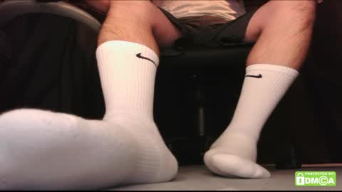 Snapshot of justshutupandwatch chatting on 5, 4, 2026 M. Dean online show from 5, 4, 2026