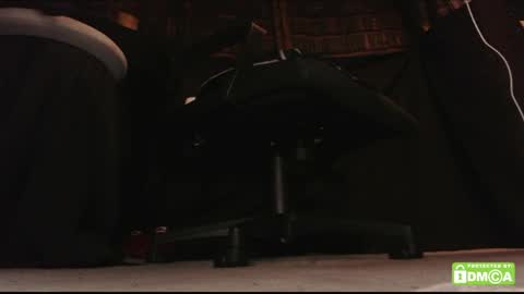 Snapshot of justshutupandwatch chatting on 17, 4, 2026 M. Dean online show from 17, 4, 2026