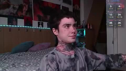 Snapshot of juuzou_kit chatting on 13, 7, 2026 Juuzou hehim u can call me Juz online show from 13, 7, 2026