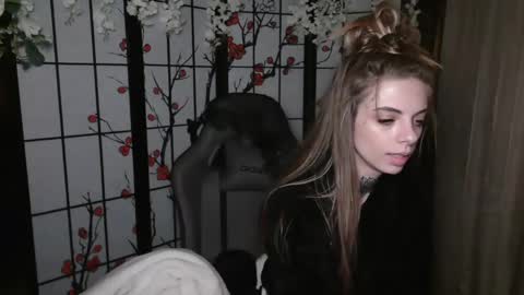 Snapshot of k8x4u chatting on 11, 2, 2025 K8X4U LOVE ME online show from 11, 2, 2025