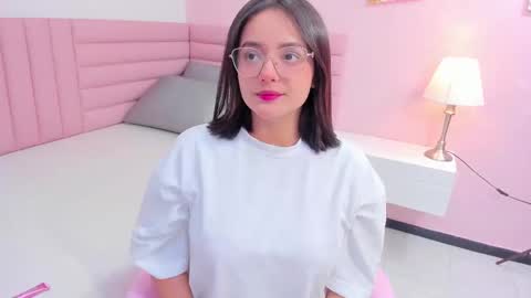 Snapshot of kae_styles chatting on 15, 10, 2025 Kyelie online show from 15, 10, 2025