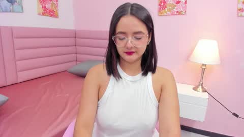 Snapshot of kae_styles chatting on 8, 11, 2025 Kyelie online show from 8, 11, 2025