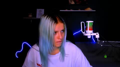 kaela_spell_ online show from 16, 9, 2025