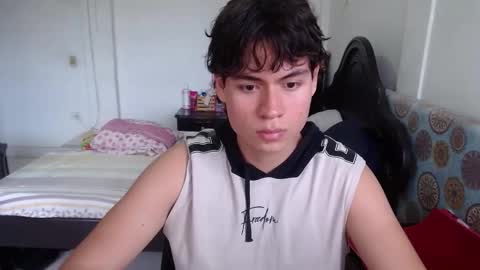 Snapshot of kafer_1022 chatting on 4, 12, 2025 kafer online show from 4, 12, 2025