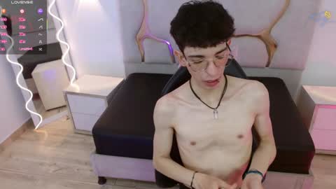 Snapshot of kai_tay1 chatting on 6, 4, 2026 kai_tay1 online show from 6, 4, 2026