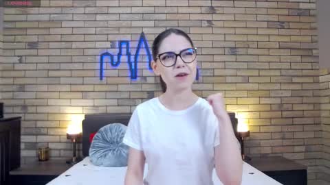 Snapshot of kailalewis chatting on 18, 9, 2025 Kaila Lewis online show from 18, 9, 2025