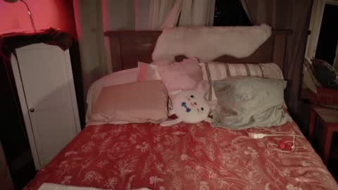 Snapshot of kaileeshy chatting on 2, 12, 2025 Kailee Smile online show from 2, 12, 2025