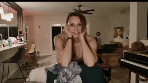 Snapshot of kaileeshy chatting on 18, 12, 2025 Kailee Smile online show from 18, 12, 2025