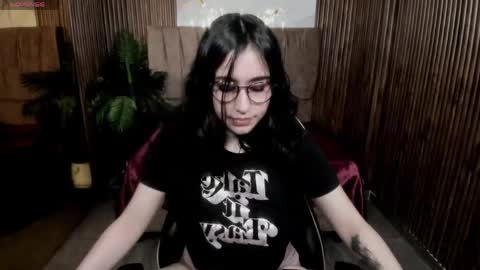 Snapshot of kairy_tay chatting on 12, 4, 2026 Kairy online show from 12, 4, 2026
