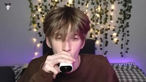 slutkai online show from 11, 11, 2025