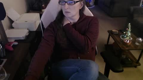 Snapshot of kait331 chatting on 20, 12, 2025 Camprincess331 online show from 20, 12, 2025