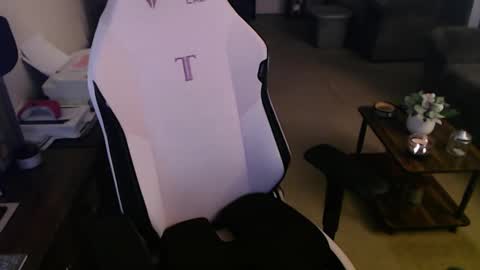 Snapshot of kait331 chatting on 17, 2, 2026 Camprincess331 online show from 17, 2, 2026