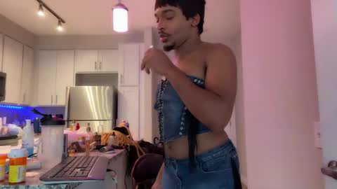 Snapshot of kaitemptation chatting on 17, 6, 2026 Malakai Kai or Ky online show from 17, 6, 2026