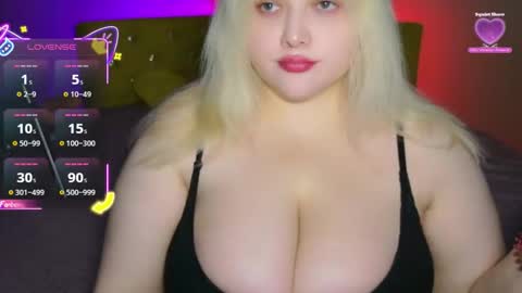 Snapshot of kaliroses8 chatting on 8, 10, 2025 sweet rose online show from 8, 10, 2025