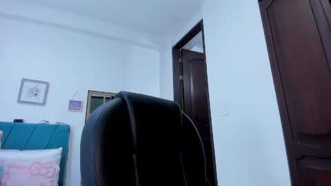 Snapshot of kam_lopez chatting on 1, 6, 2026 Kamilalopez online show from 1, 6, 2026